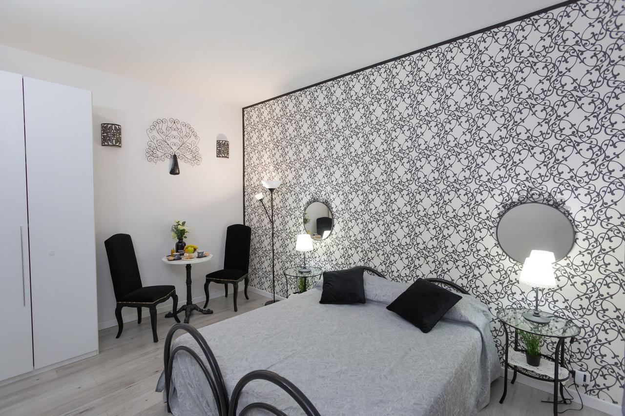 B&B La Finestra Di Fronte Rome Buitenkant foto